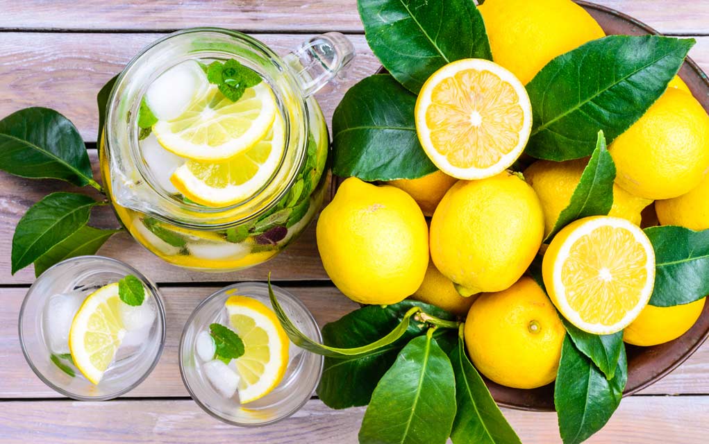 9 Unbelievable Health Benefits of Lemon Water