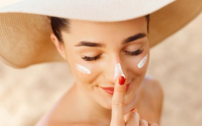 5-Ways-to-Make-Sure-Your-Sunscreen-Is-Still-Safe-to-Use 5 Ways to Make Sure Your Sunscreen Is Still Safe to Use