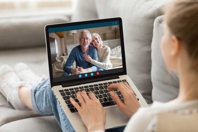 shutterstock_1694685208 How to Stay Close When Separated by Distance